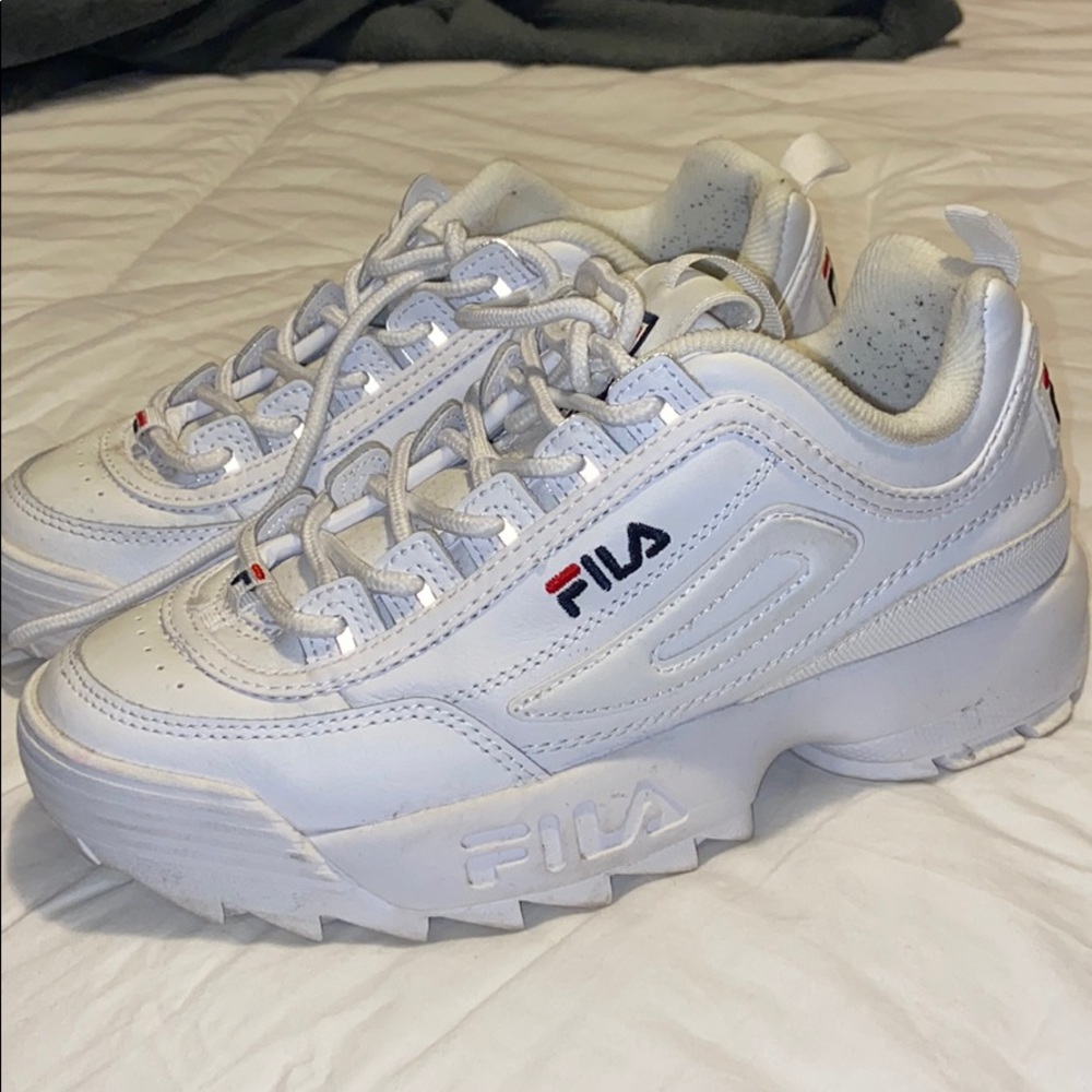 *BARLEY WORN* Women’s Size 8 Fila Sneakers